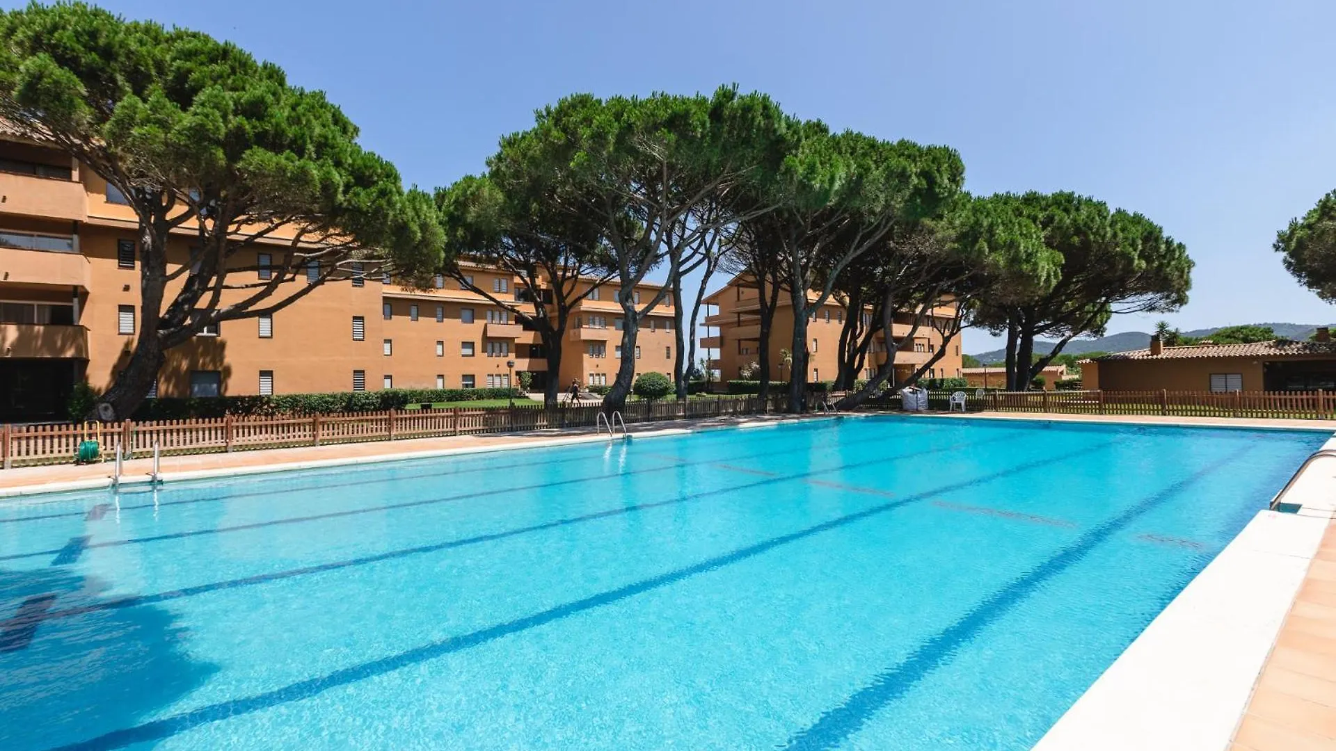 פאלס Apartaments Beach & Golf Resort 0*,